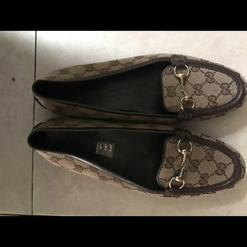 Gucci flats